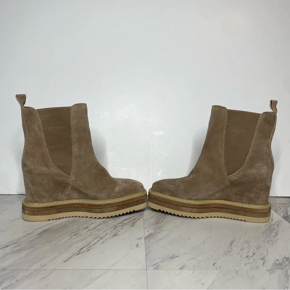 Vince Camuto Omassa Suede Wedge Heel Chelsea Bootie 8 1/2 M